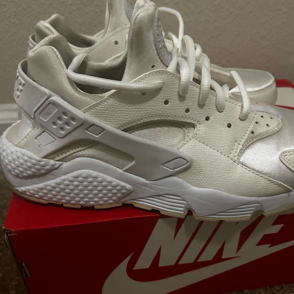 White/white Nike huarache